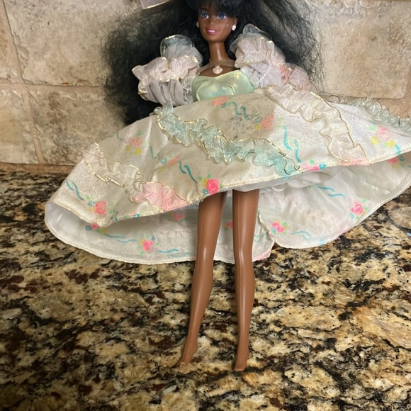 1992 Birthday Party black Barbie excellent condition with no box. - Picture 2 of 2